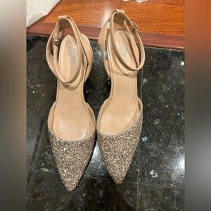 Shiny Bridesmaid shoes, weared only once!